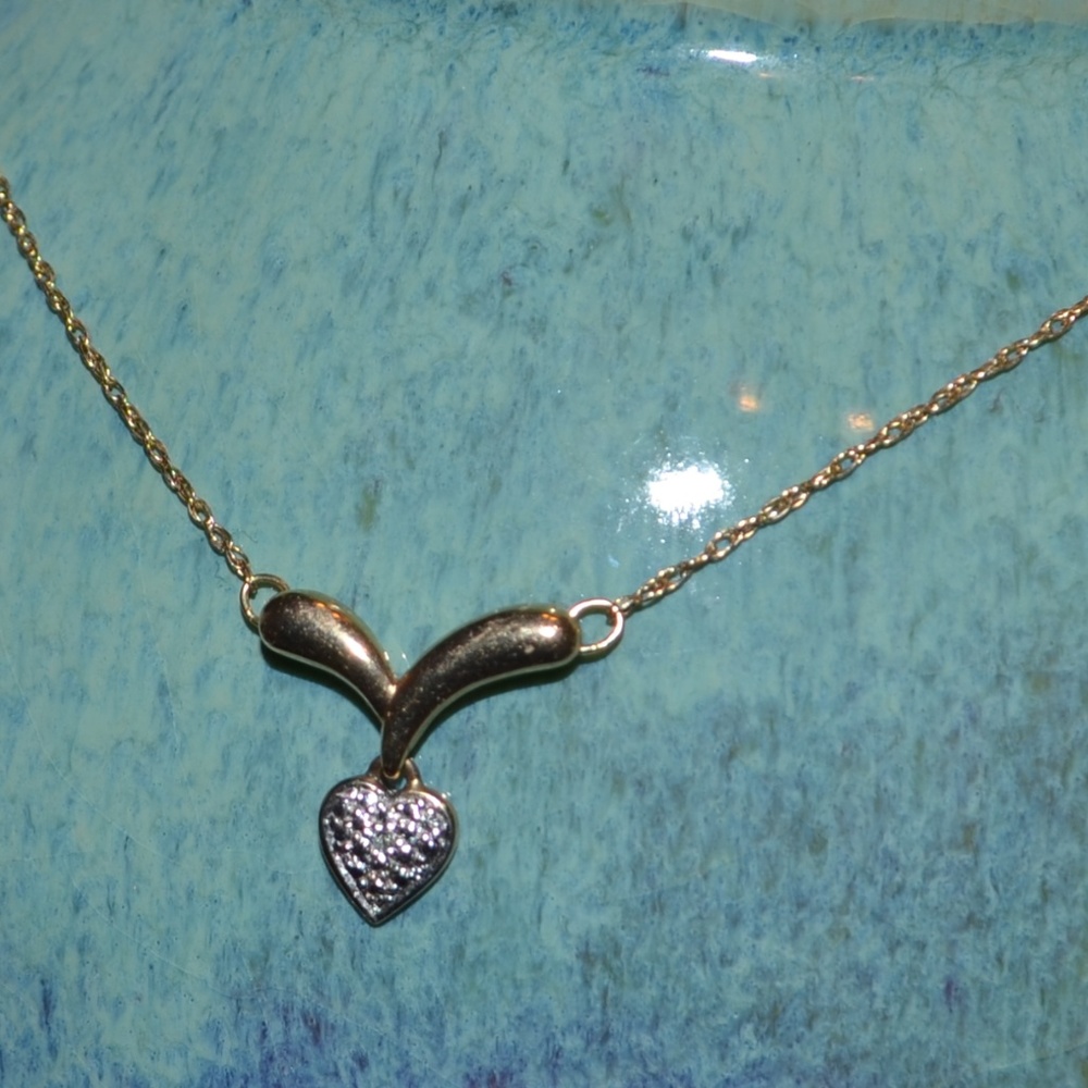 1K yellow gold Heart Pendant Necklace - Picture 3 of 5